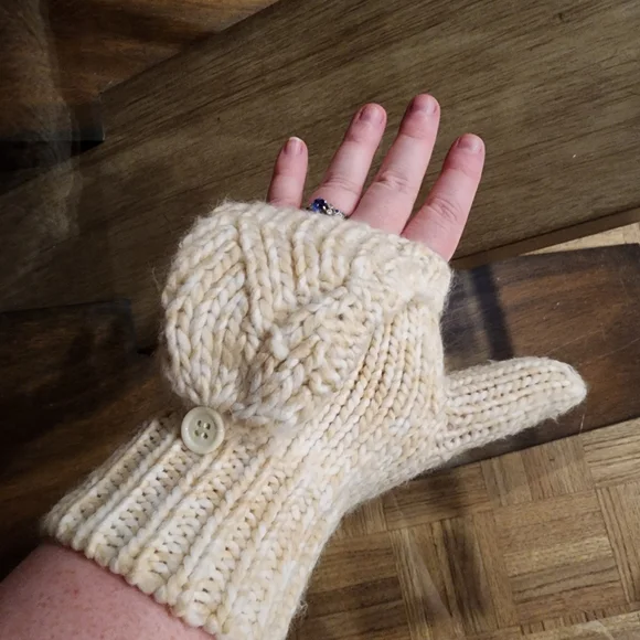 Torrid Cream Knit Gloves, Scarf, Hat Set - Picture 8 of 13